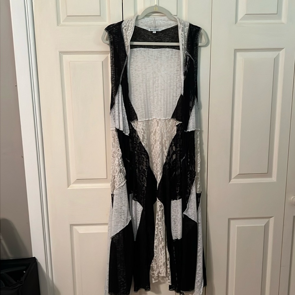 ‼️SOLD‼️Adore Cream, White and Black Vest!